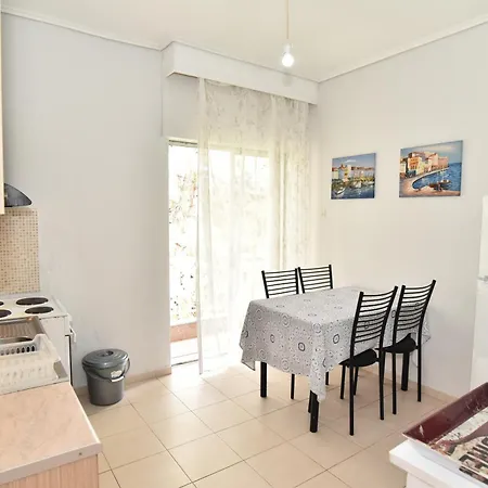 Apartment Luca Palaiontsiflikion