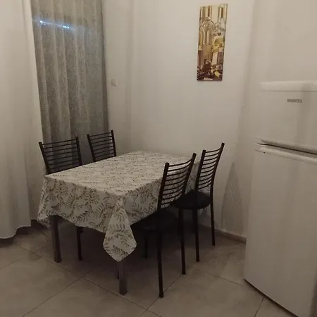 Apartment Luca Palaiontsiflikion