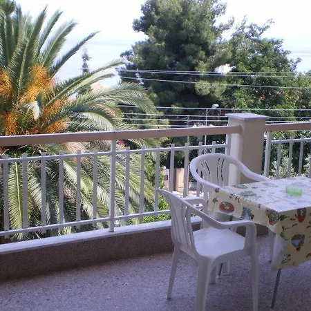 Apartment Luca Palaiontsiflikion